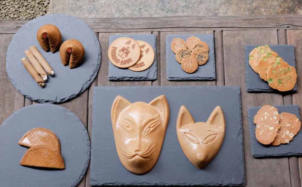 【おせんの 松屋】元祖 稲荷せんべい・自家製玉子せんべい詰め合わせ ［ 京都 伏見稲荷 稲荷 煎餅 きつね きつねせんべい 卵せんべい お土産店 大容量 人気 おすすめ スイーツ 和菓子 たっぷり 大満足 ギフト プレゼント お取り寄せ 通販 送料無料 ふるさと納税 ］