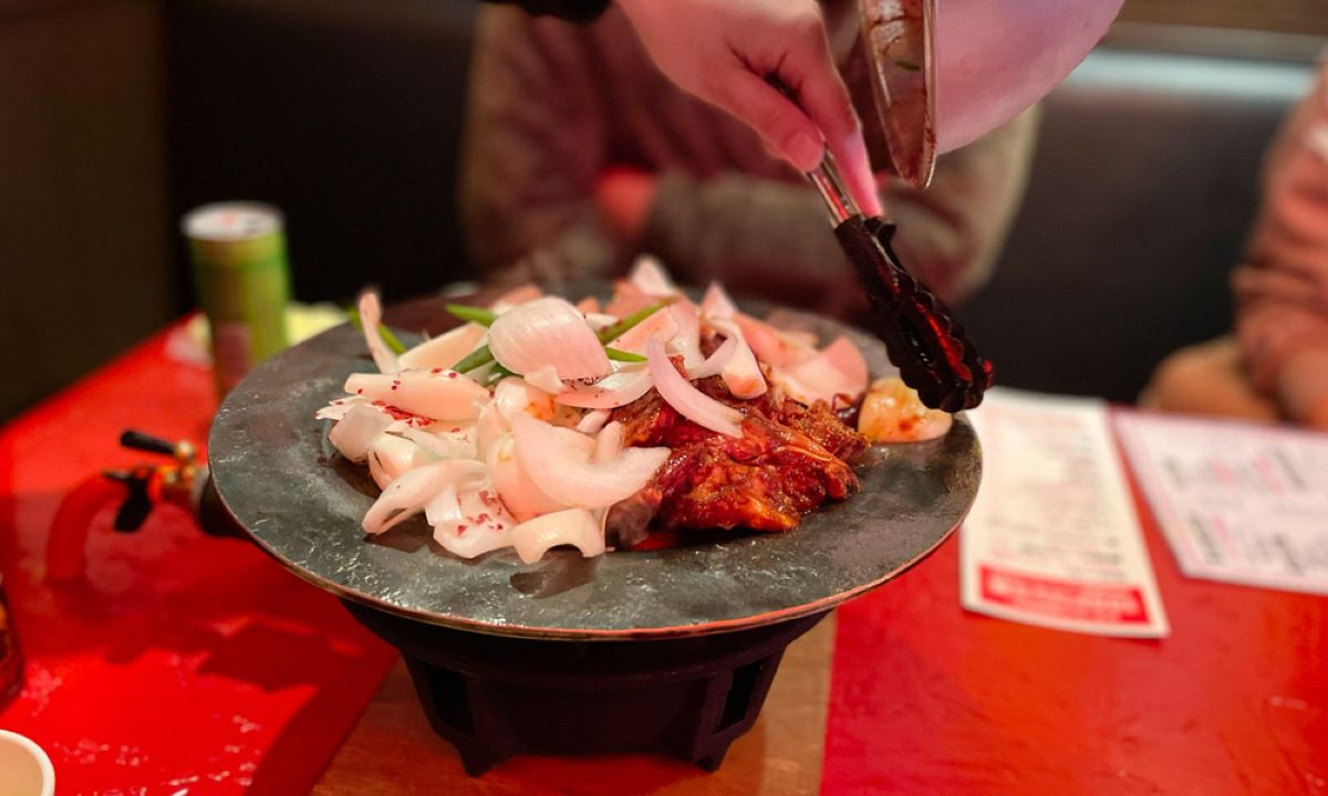 福知山　ホルモン鍋4人前（約880ｇ）セット / ふるさと納税 鍋 お鍋 鍋物 肉 お肉 ホルモン ホルモン鍋 金ちゃん 秘伝のタレ 絶品 お取り寄せ 京都府 福知山 FCEG003