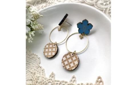 水色桔梗と七宝柄のお守り耳飾り(ピアス) FCG064