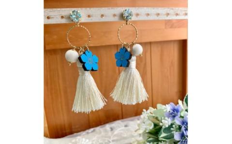 水色桔梗とタッセルの耳飾り(ピアス) FCG060