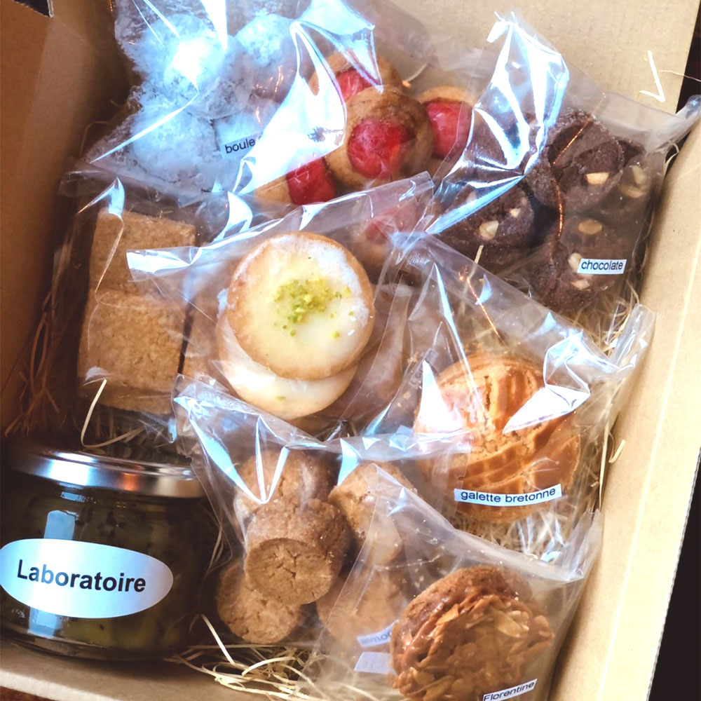 焼き菓子と季節のジャムの詰め合わせ Laboratoire 手づくり 焼き菓子 半生焼き菓子 ジャム セット 詰め合わせ 盛り合わせ 洋菓子 スイーツ おかし 旬 果物 クッキー ブラウニー ケーキ ガレット フィナンシェ 色々 楽しみ プチスイーツ プチ菓子