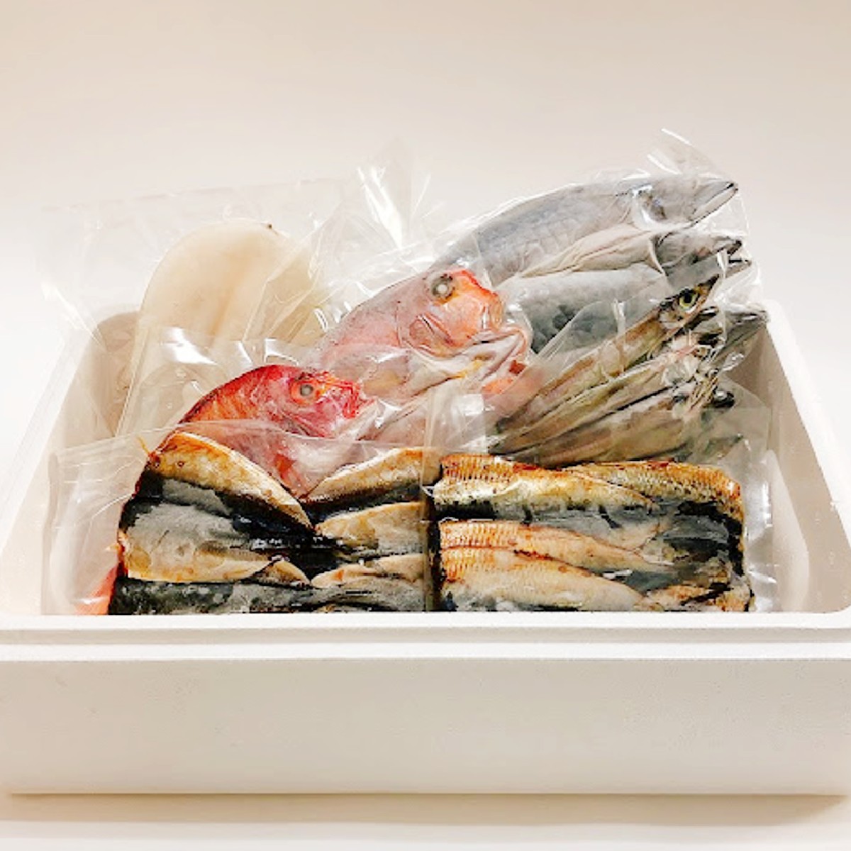 海鮮三昧 干物 ７種 詰め合わせ セット ひもの 詰め合わせ 盛り合わせ たくさん 冷凍 お取り寄せ グルメ 日本海 旬 魚 海鮮 魚介 加工品 海産物 アジ イワシ ニギス アジ一夜干 連子鯛 甘鯛 一夜干 季節の魚