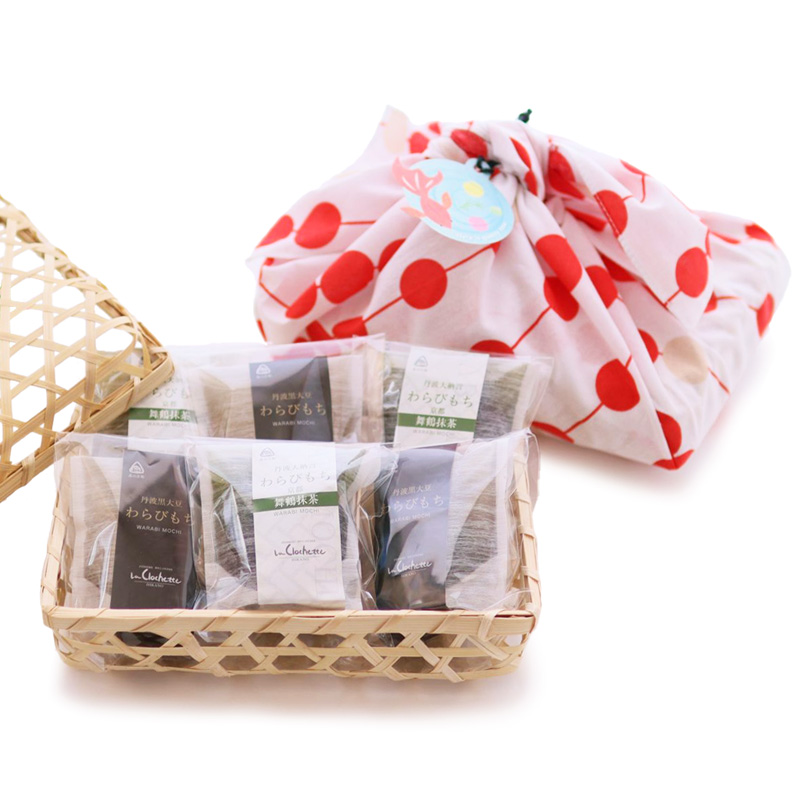 丹波素材のわらび餅「和」 竹籠＆風呂敷包装 4個 紙袋付き :2種類 （ 丹波黒大豆 丹波大納言抹茶 ） | 和 黒蜜 手作り 自家製 黒糖 丹波黒豆 丹波大納言 抹茶 抹茶 わらび餅 和菓子 スイーツ お中元 夏ギフト 贈答用 プレゼント 竹籠 風呂敷包み 京都舞鶴