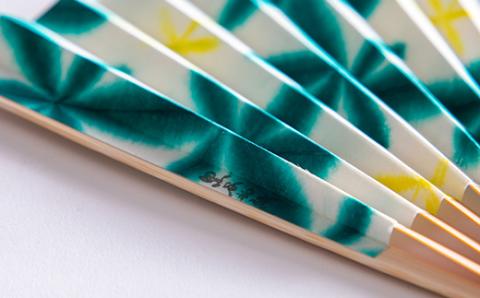 黒谷扇子「雪花絞り」女性用 緑色