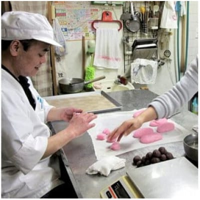 よしみ菓子舗 詰め合わせ(繭もなか6袋+綾乃糸14本)