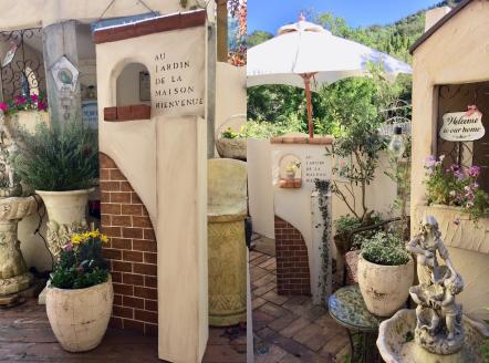 ＜Moon Rabbit＞スリムで狭い場所にも置ける瓦のレンガ塀 ｜ エクステリア 庭 ガーデン 屋外 ガーデンファニチャー