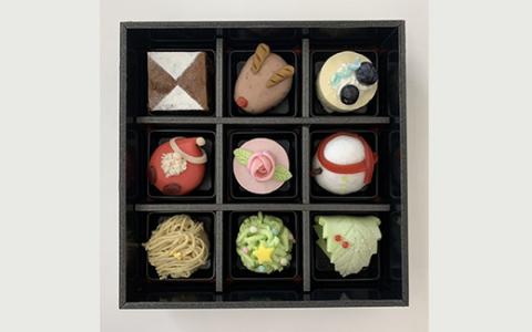 【2021年12月20日発送】クリスマス 生菓子 ９個入【京都府「現代の名工」あずきの里謹製】《ねりきり きんとん 苺のムース レアチーズケーキ モンブラン ブラウニー》