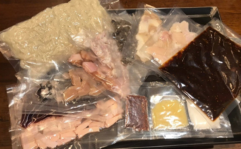 ＜ホルモン亀山＞ みそ焼 うどん ホルモン 9種盛 セット《おうち時間 てっちゃん アカセン センマイ ハチノス ウルテ レバー コリコリ ホソ ミノ》