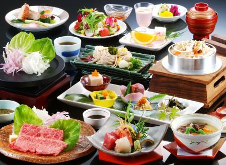 京都 湯の花温泉 松園荘保津川亭 ４名様 宿泊券(スタンダード客室) 1泊2日(朝食・夕食付き) ≪京都 旅行 温泉 旅館 ホテル 観光 トラベル チケット クーポン 旅行券≫