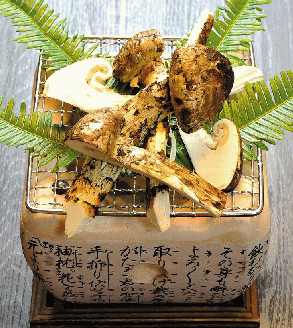 京都丹波牛のすき焼きと焼き松茸 土瓶蒸しセット（容器付）【松茸60ｇ付き】《生活応援 訳あり》◇※9月下旬より順次発送※配送不可地域あり
