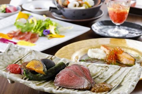 宿泊券 温泉 京都 【湯の花温泉 里山の休日 京都・烟河】ペア 1泊2食付 (露天風呂付 客室・夕食 石窯創作料理・朝食 和洋ビュッフェ）≪京都 旅行 温泉 旅館 ホテル 観光 トラベル チケット クーポン 旅行券 オールインクルーシブ 8つのサービス無料≫