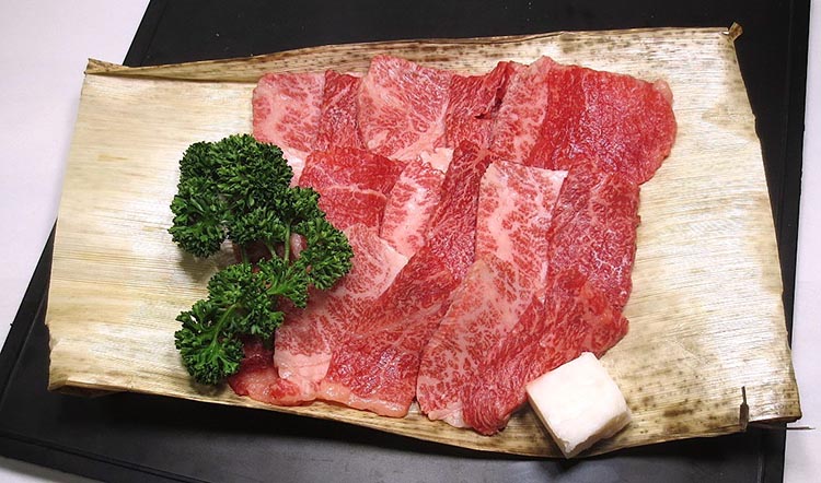 京都肉（亀岡牛・丹波牛）モモ・バラ焼肉用 約300g カレー シチュー 焼き肉 ボリューム 肉 牛肉 国産 京都府産 ギフト 贈答 食品 送料無料 ※離島へのお届け不可