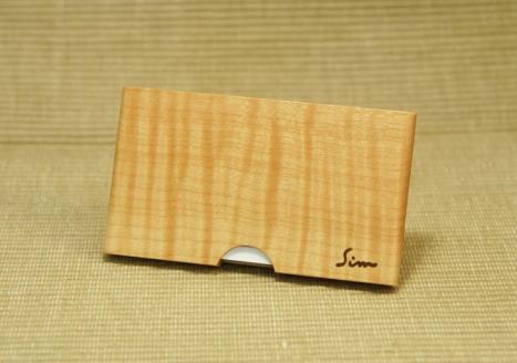 ＜松永弦楽器工房＞木製名刺入れ◇（カラー選択：ブラックウオールナット、アフリカンパドック、メープル）