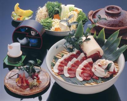 京都 湯の花温泉 松園荘保津川亭 ペア 宿泊券(スタンダード客室) 1泊2日(朝食・夕食付き) ≪京都 旅行 温泉 旅館 ホテル 観光 トラベル チケット クーポン 旅行券≫