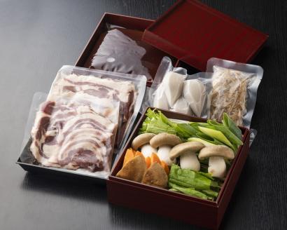 ＜京料理 松正＞猪鍋セット（２人前）特製スープ・京野菜付き《ぼたん鍋 しし鍋 朝どれ 京野菜》 ※12月上旬より順次お届け ※北海道・東北・沖縄・その他離島への配送不可