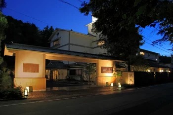 京・YUNOHANA RESORT 翠泉 ご宿泊補助券51,000円分 旅館 旅行 クーポン ギフト 湯の花 温泉 食事付き スパ 高級 ペア 観光