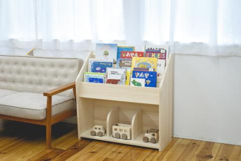 木製家具 絵本棚【檜のおもちゃ ＩＫＯＮＩＨ】 ≪桧 家具 ヒノキ ひのき 木育 知育≫