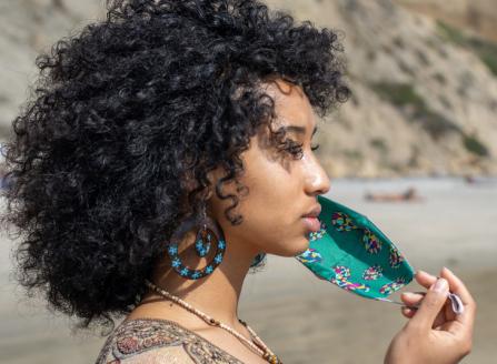 《天然柿渋×京の伝統技術》裏側でお洒落する肌に優しいシルクマスク 《布 京都 伝統 京友禅 着物 羽織 オシャレ 派手 調節可能》