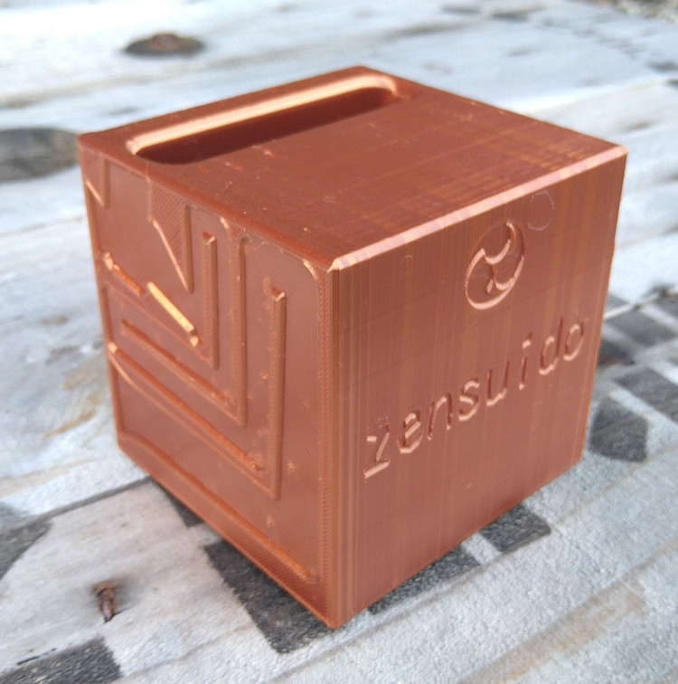 【選べるカラー】スマホ用スピーカー バックロードホーン型 ジャズ ピアノ BGM 枕元 安らぎ キャンプ ※スマホの横幅79mmまで インテリア 音響機器