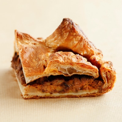 近江牛煮込みビーフパイ おやつや朝食に ホールで家族や友人とシェアにピッタリ【配送不可地域：離島】
