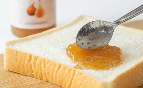 城陽市名産のいちじくから作ったジャム 2本セット。ごろっといちじくの食感。甘く優しい味です。