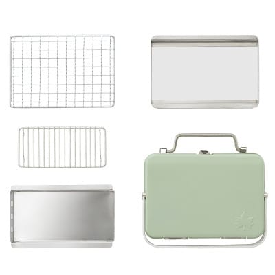グリルアタッシュmini ケースに焼網や火床が収納されてて簡単にBBQを楽しめる。 81060970