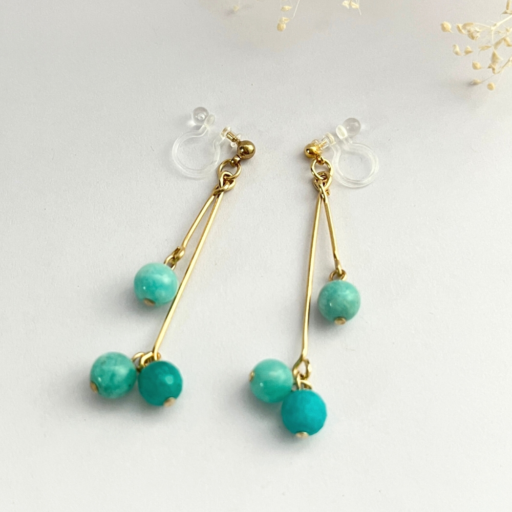 まるでピアスのようなイヤリング＊アマゾナイト｜イヤリング アマゾナイト 濃い水色 ターコイズカラー おしゃれ 小物 [1557]