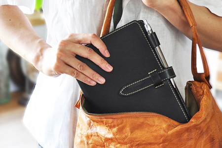 栃木レザーの手帳カバー A5サイズ(ブラック) [1339]