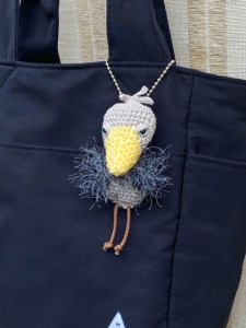 「動かない鳥」ハシビロコウのチャーム (3) グレー×黒 [1104]