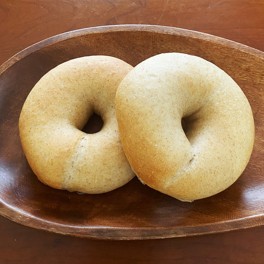 [ふわもちベーグル] 人気の4種 (プレーン2個・全粒粉2個・チョコ2個・紅茶2個)｜パン 冷凍 朝食 保存食 手作り もちもち 低カロリー 冷凍パン おやつ [1648]