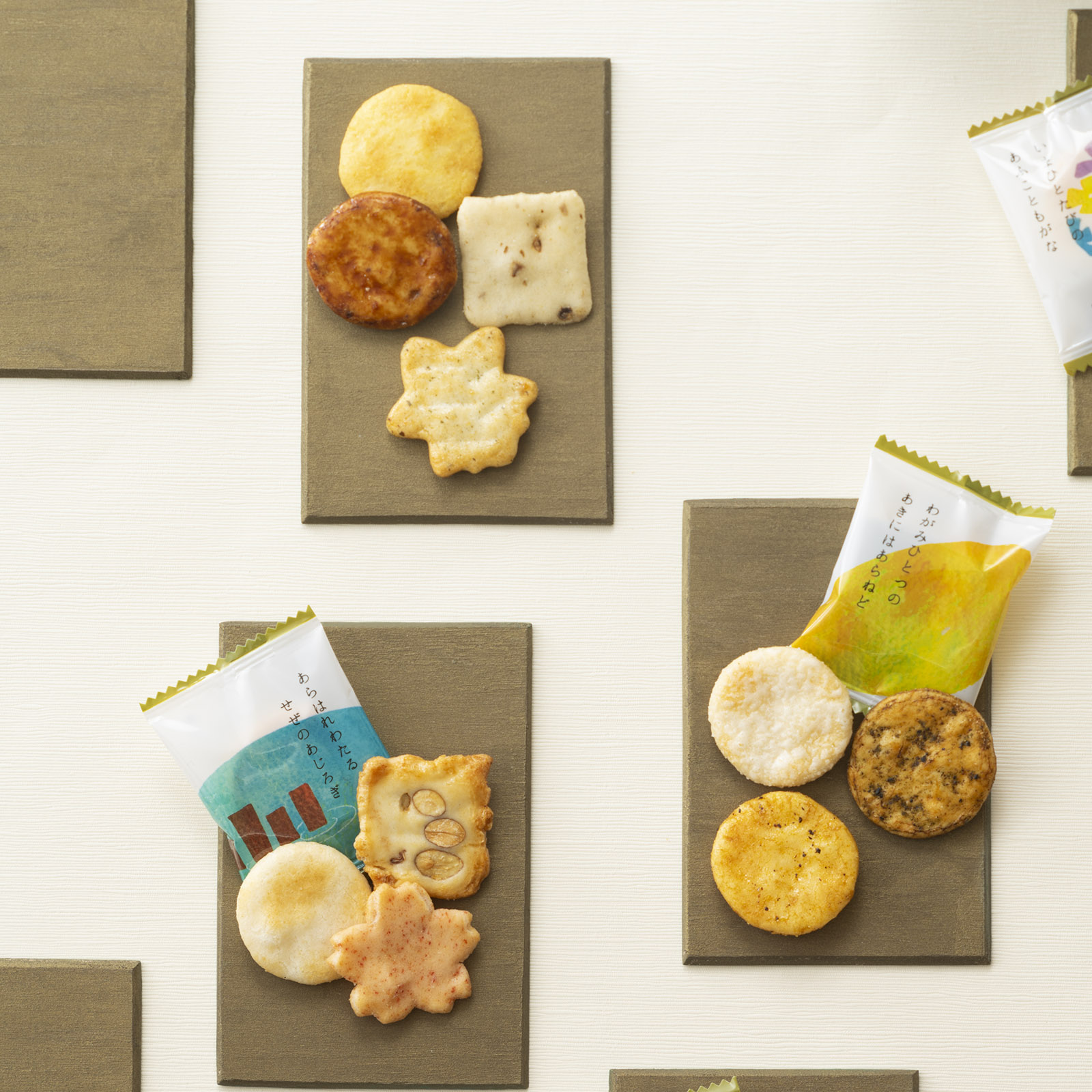 カルタ百人一首 化粧箱 (小) あられ おかき 小倉山荘｜京都 人気 おすすめ おいしい グルメ 食べ比べ 詰め合わせ セット お取り寄せ ふるさと納税 [1666]