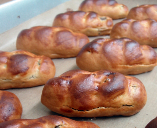 朝掘り 竹かご12個入【醤油が香ばしい竹の子饅頭】[1644]