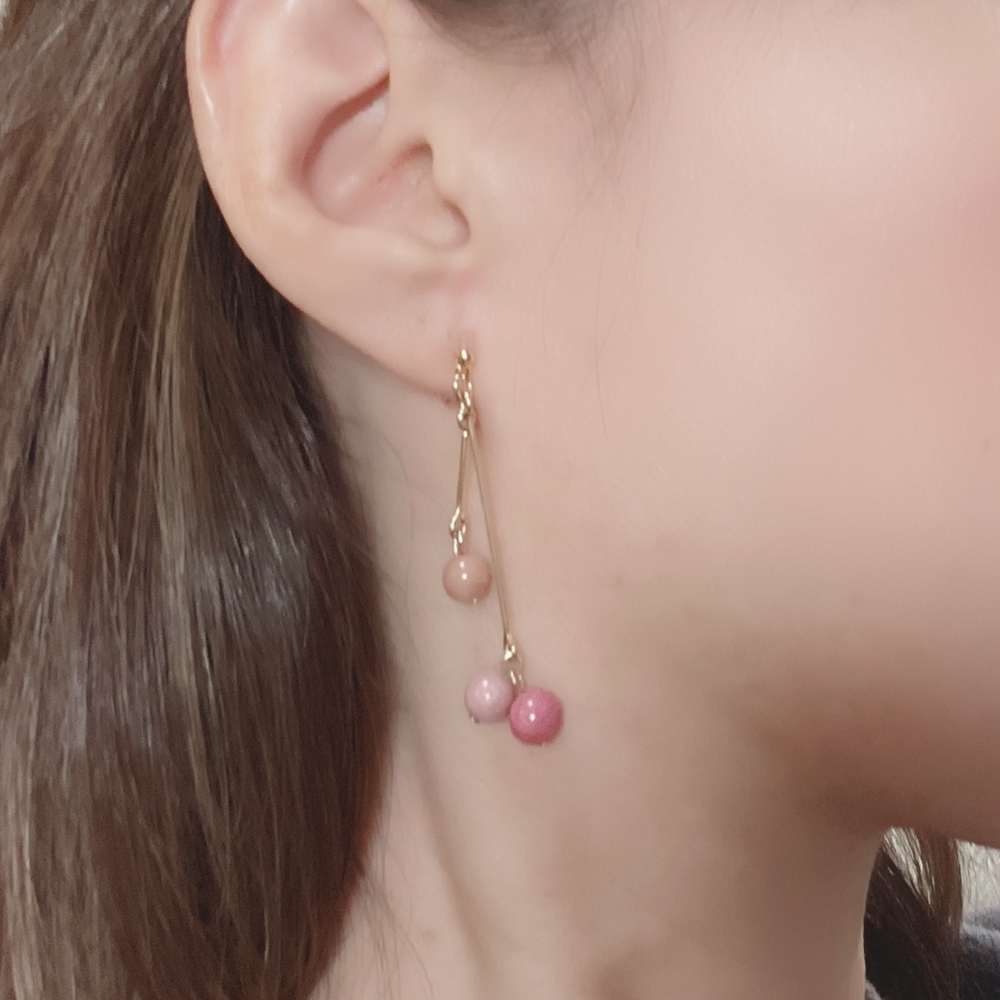 まるでピアスのようなイヤリング＊ロードナイト｜大人可愛い イヤリング ロードナイト アンティークなピンク おしゃれ 小物 [1558]