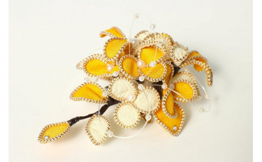 シルクコサージュ！（イエロー）着物などの和装・洋装共に使えます。髪飾りコサージュとしても！　AM00290