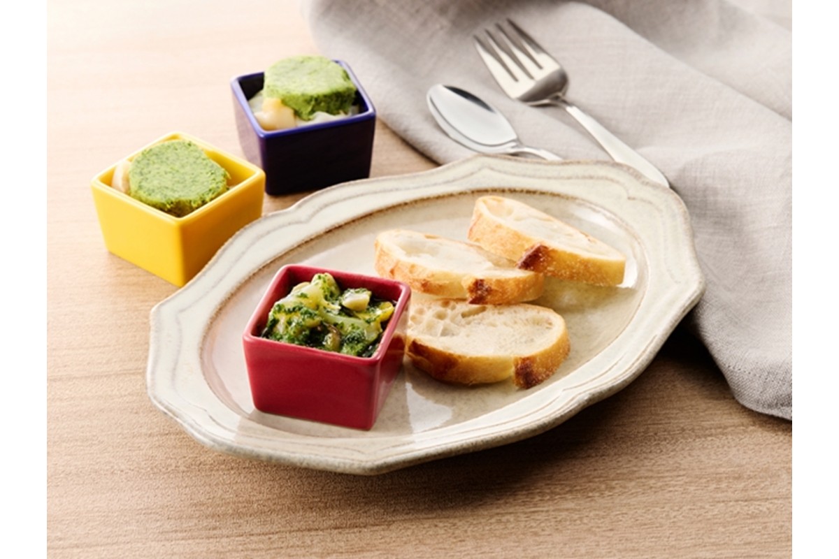 バイ貝のブルゴーニュ風（4個セット）ココット器付き　AN00092