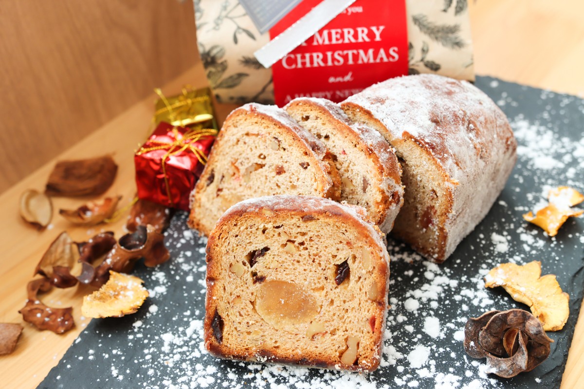 本場ドイツの味！熟成シュトーレン 毎日が特別な日に変わる、ブーランジェリータカタの「手作りシュトーレン」1本 シュトーレン デザート 手土産 ドライフルーツ ナッツ 菓子 スイーツ 配送時期 国産小麦　BT00034