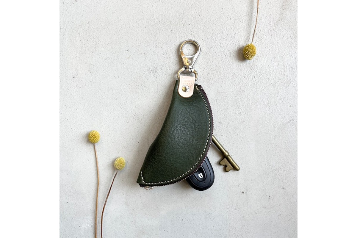 バナナキーケース（ヌメグリーン）　LC00014