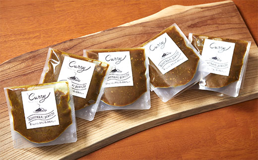 日本海牧場の黒にんにくと牛すじ肉の米粉カレー　5袋（1袋　180ｇ）　NH00006