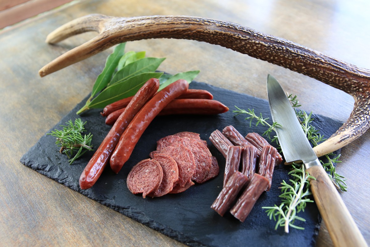 京丹後産鹿肉ジビエエントリーセット（ソーセージ3種8点）　NI00020