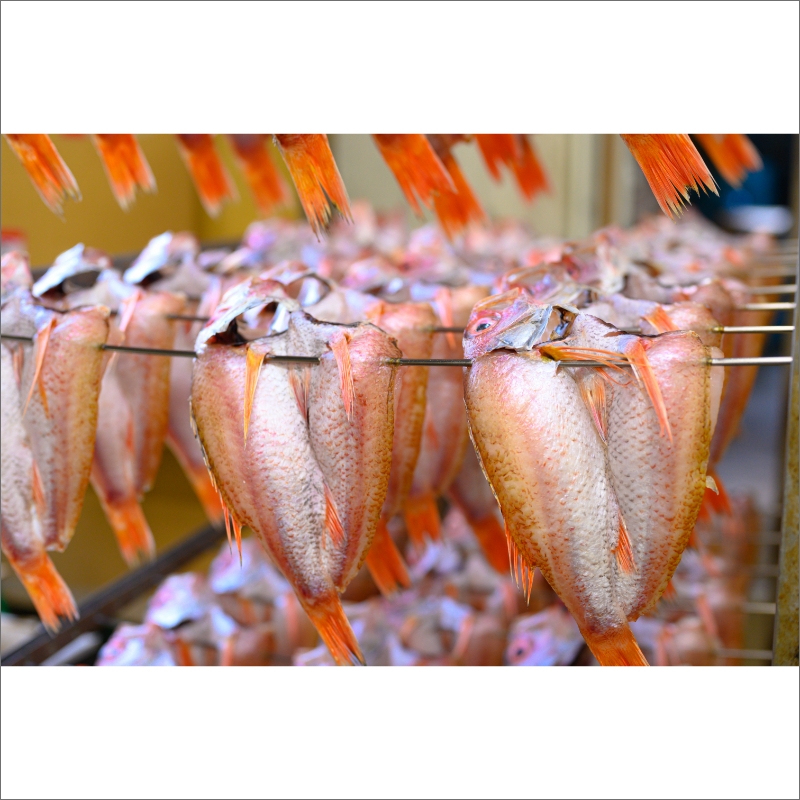 【海鮮の匠　魚政】のどぐろ一夜干し（ノドグロ、のど黒、アカムツ）200g級使用 干し上がり後 140g以上 3尾セット　UO01080