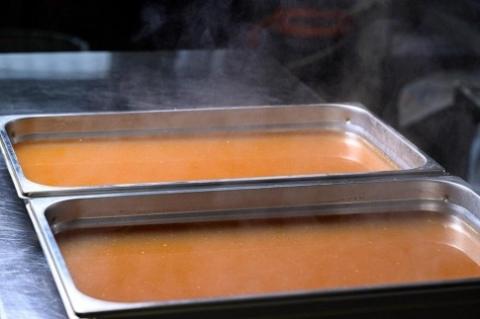 「カニ屋が作る　海のパスタソース」  トマトソース 3袋 + ペペロンチーノソース 3袋　合計6袋セット　UO01019