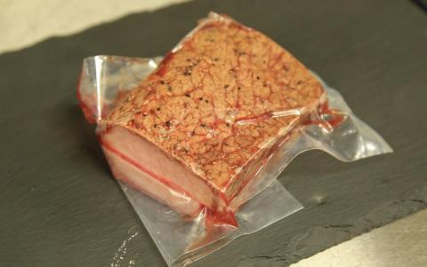 日本海牧場のローストビーフ（1袋）と日本海牧場の【牛生ハム】ブレザオラ（5袋）セット　NH00019