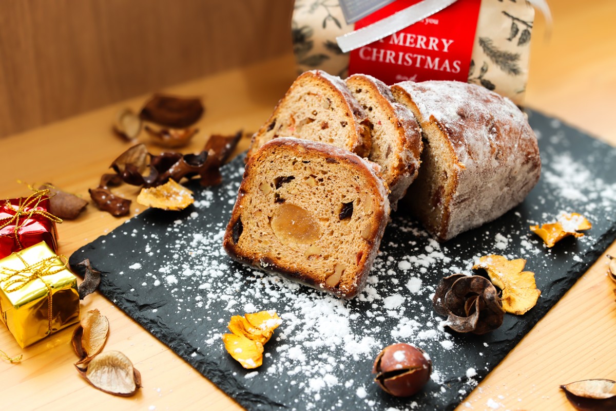 本場ドイツの味！熟成シュトーレン 毎日が特別な日に変わる、ブーランジェリータカタの「手作りシュトーレン」1本 シュトーレン デザート 手土産 ドライフルーツ ナッツ 菓子 スイーツ 配送時期 国産小麦　BT00034