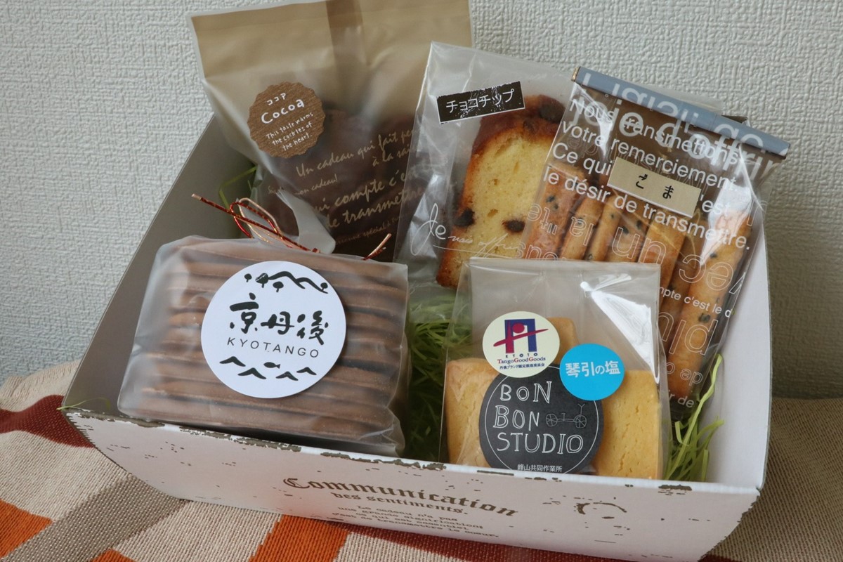 京丹後市焼菓子５種Aセット(塩クッキー、パウンドケーキチョコチップ、スティックビスケット、ココアせんべい、焼き菓子（せんべい）)　CK00017
