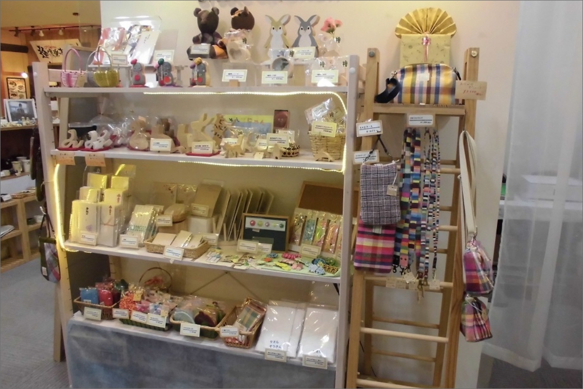 障害者の作った商品の販売店＜クリエイトショップくりくり＞支援 1口 10,000円【返礼品なし】【思いやり型返礼品（協賛型）】　CK00012