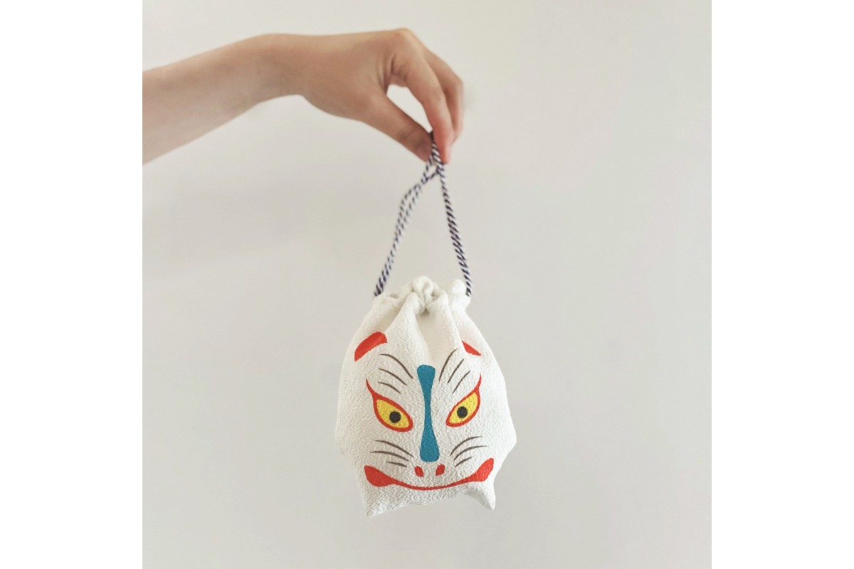 丹後ちりめん 祭巾着（きつね） サイズ：約17cm×13cm　DZ00027-03