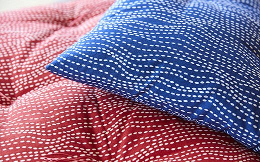 天然繊維　手作り　木綿わた入り　長座布団(青）　HT00038