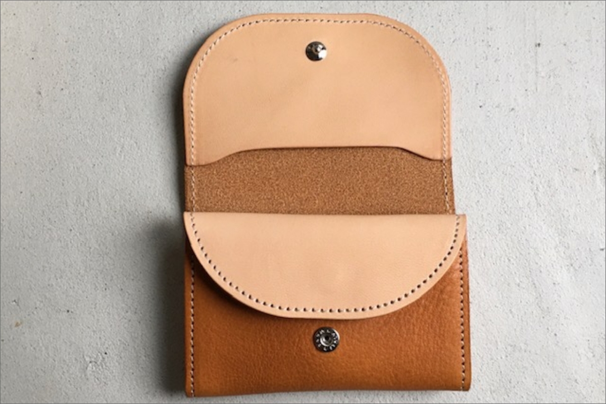 カードケース　（キャメル）　LC00007