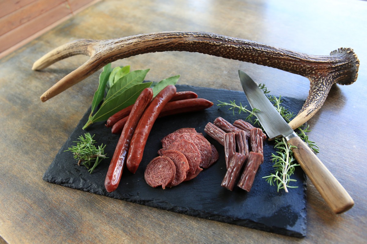 京丹後産鹿肉ジビエエントリーセット（ソーセージ3種8点）　NI00020