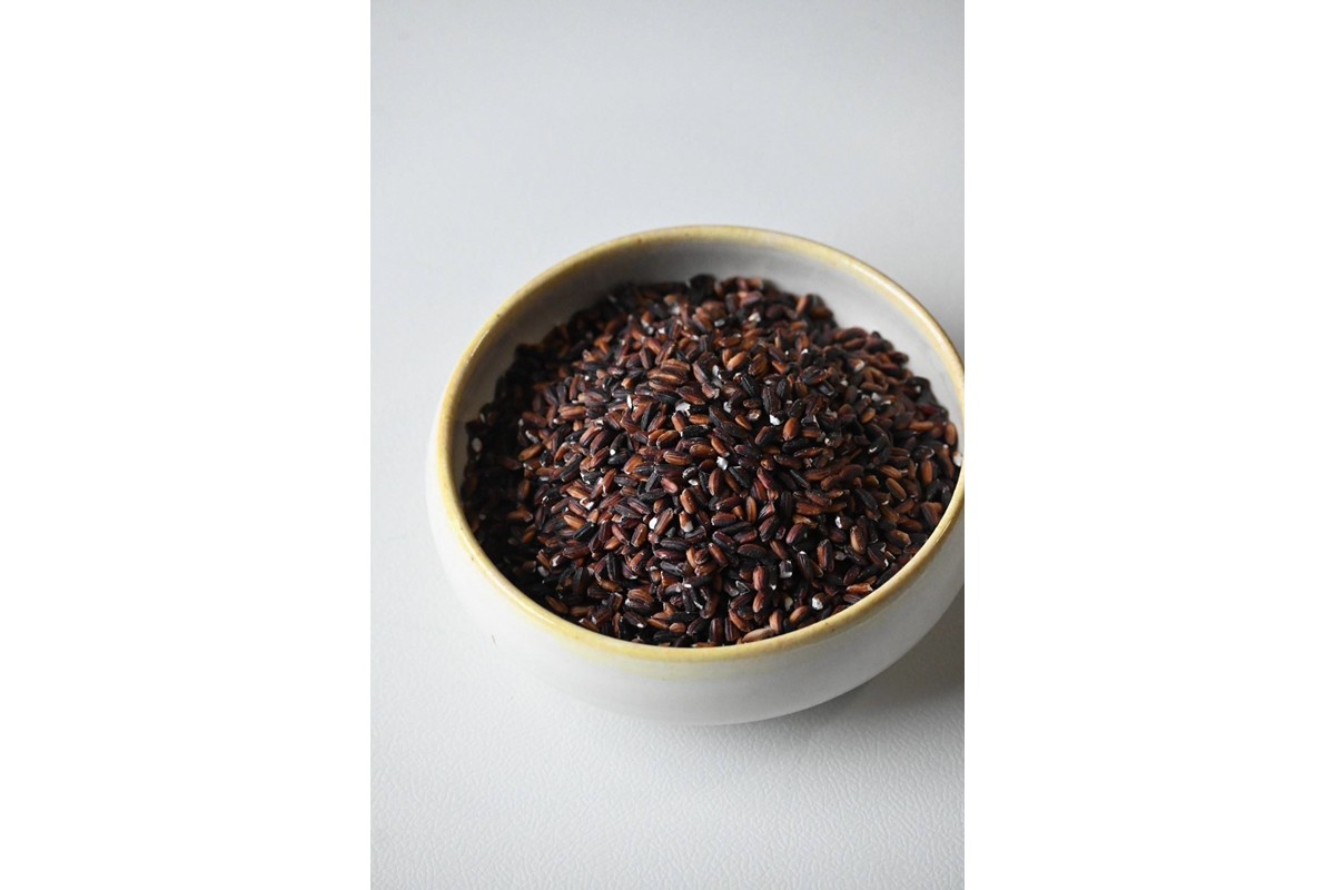 【先行予約】令和8年産　古代米黒米3袋セット 黒米 自然栽培 栽培期間中 健康食 エスニック カレー 健康 栄養 雑穀 900g 小分け 300g × 3袋 雑穀米 ふるさと納税 赤米 玄米  雑穀米　数量限定　YF00010